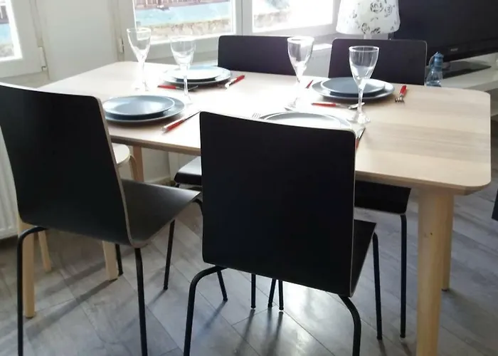 Le Vivier Avec Parking Apartment